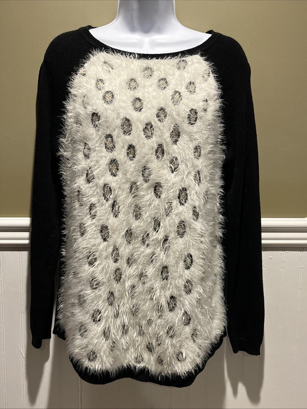 Style & Co Fuzzy Black White Animal Print Sweater Women’s Small